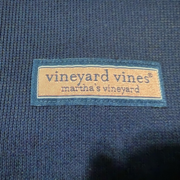 Nice Vineyard Vines. XXL 3/4 zip - Picture 4 of 6
